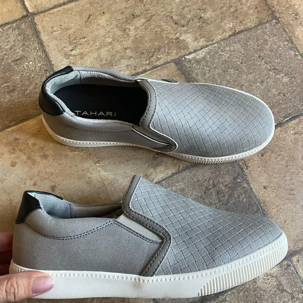 Tahari Slip-on Sneakers Sz 5